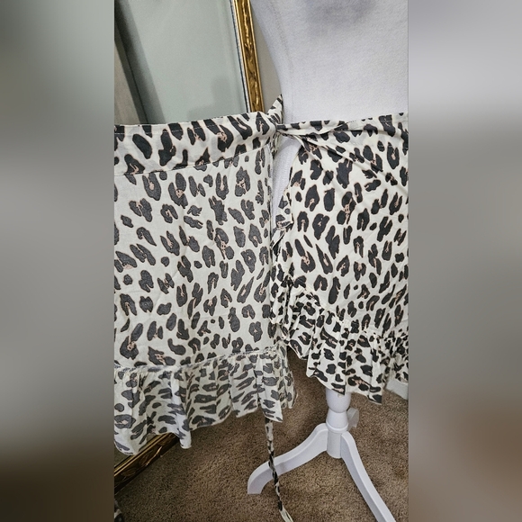 SEA LUSTRE Honey Mini Wrap Skirt In Leopard Print. Size S/M - Picture 13 of 13